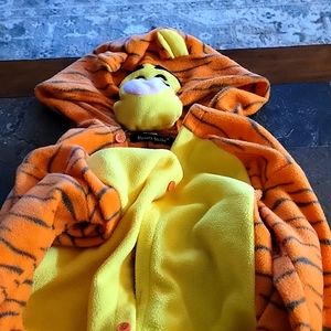 Beauty shine Tiger costume. Size youth large
